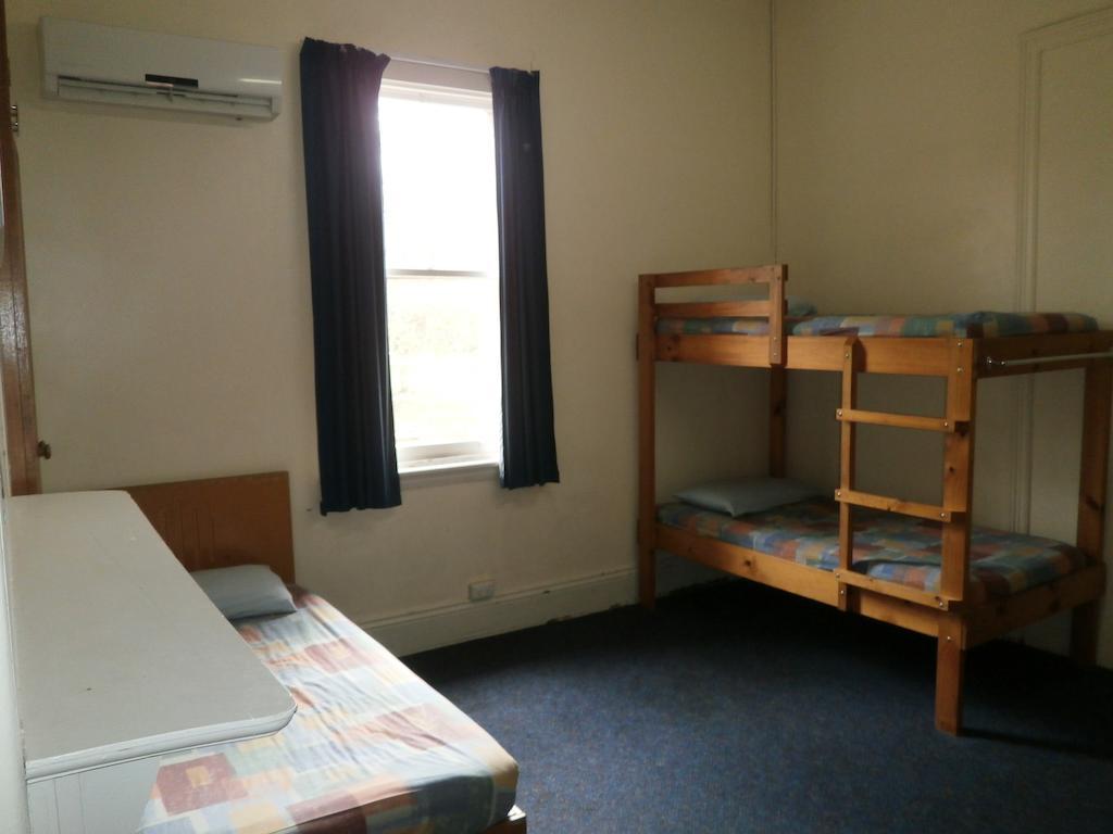 Хостел Launceston Backpackers Екстер'єр фото