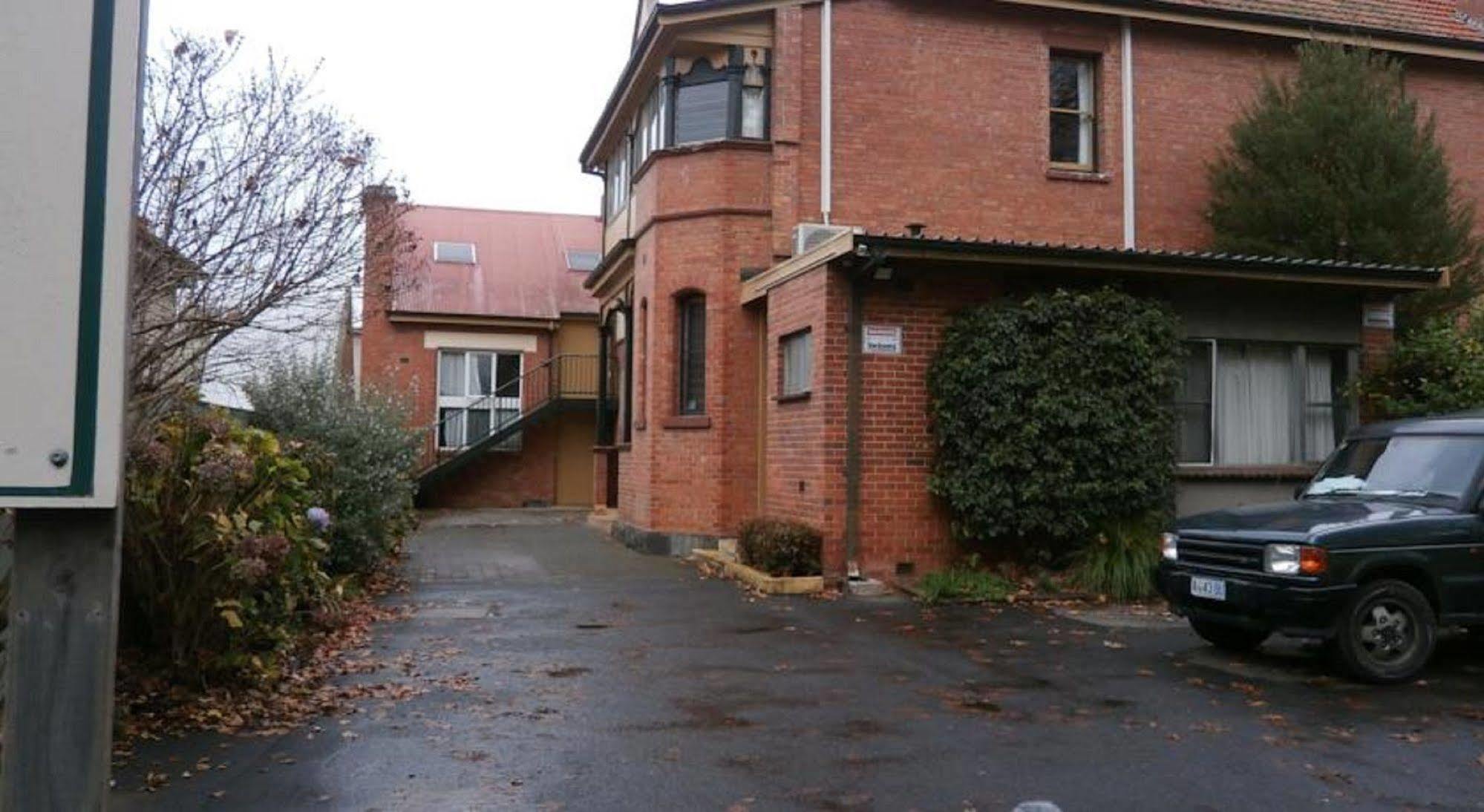 Хостел Launceston Backpackers Екстер'єр фото
