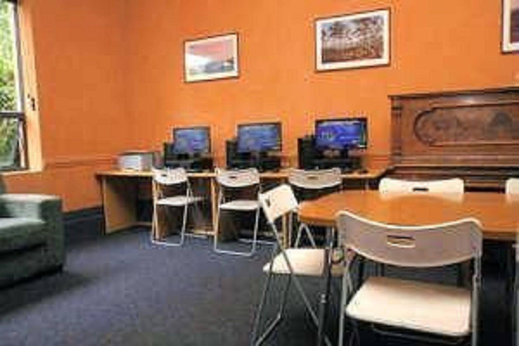 Хостел Launceston Backpackers Екстер'єр фото
