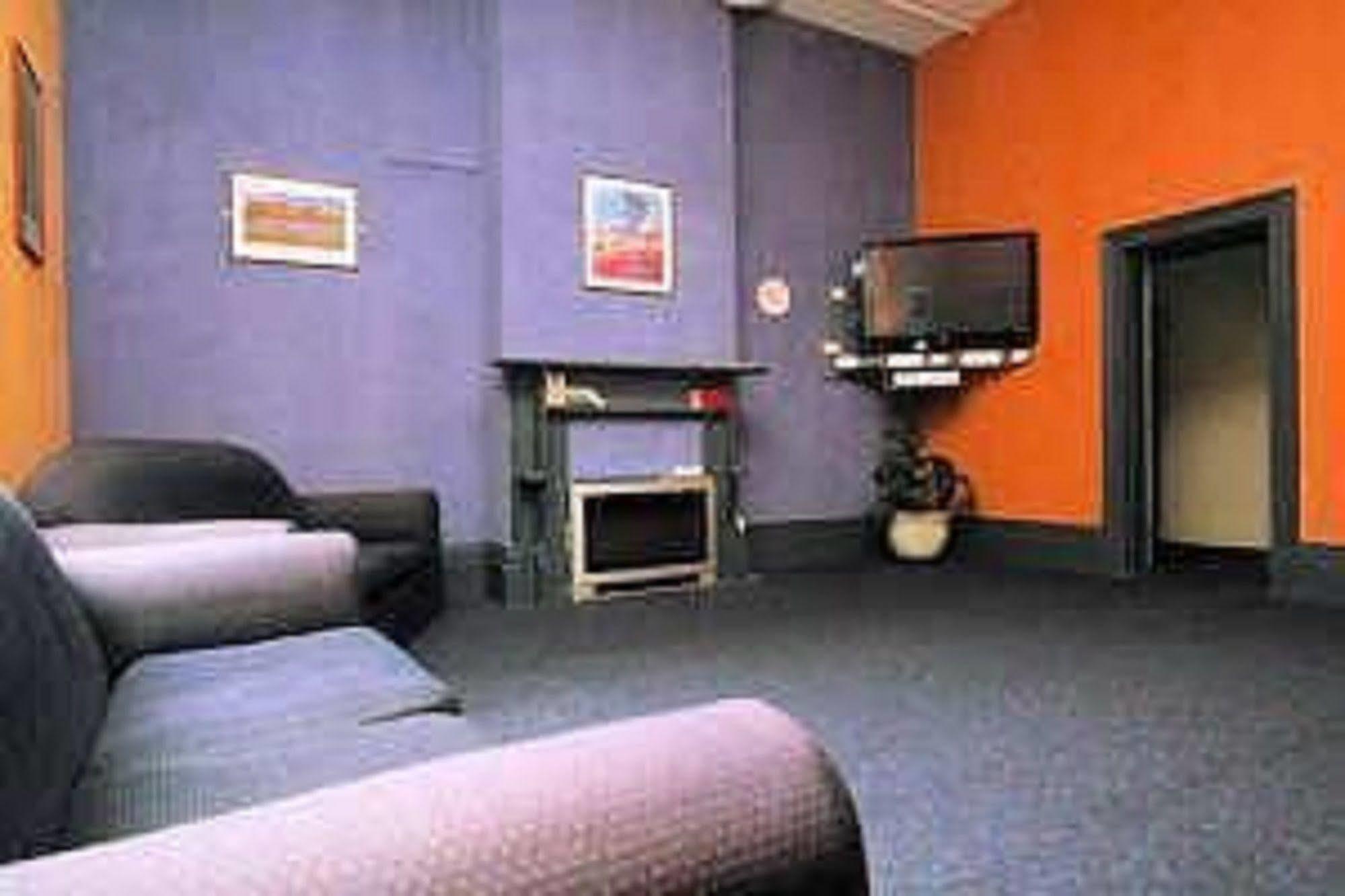 Хостел Launceston Backpackers Екстер'єр фото